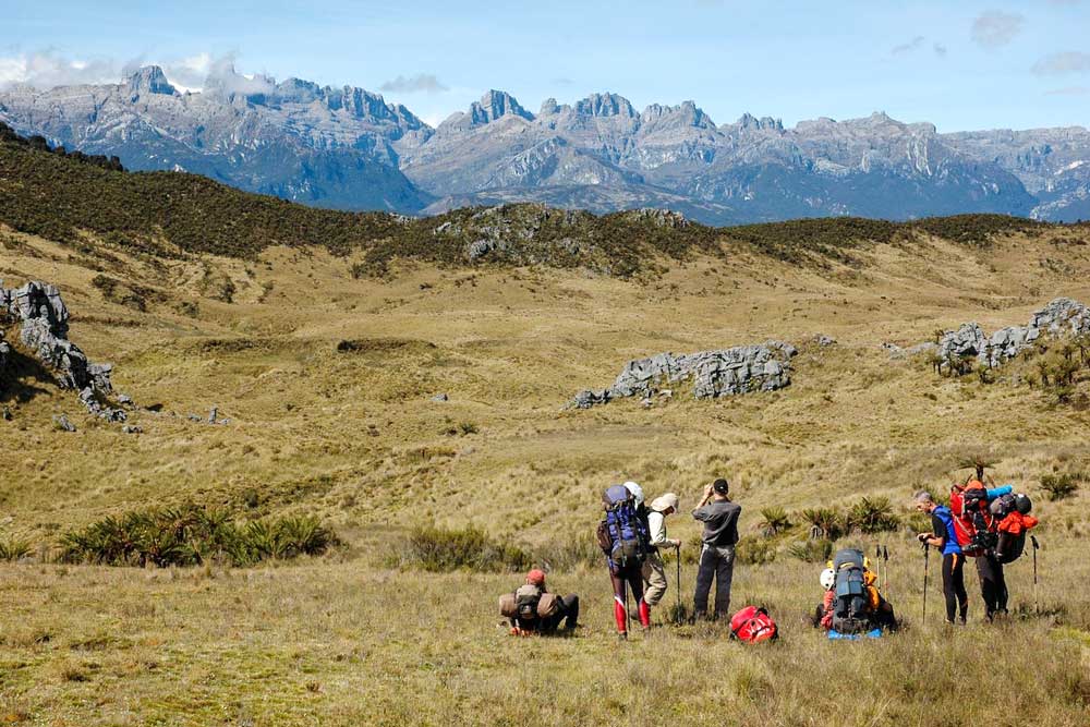 gras landscape mountain view trekking group