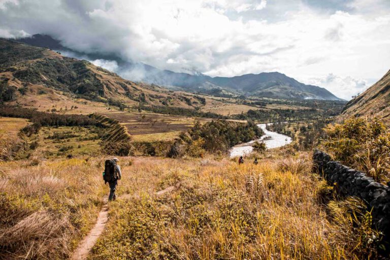 Hiking along the Baliem River